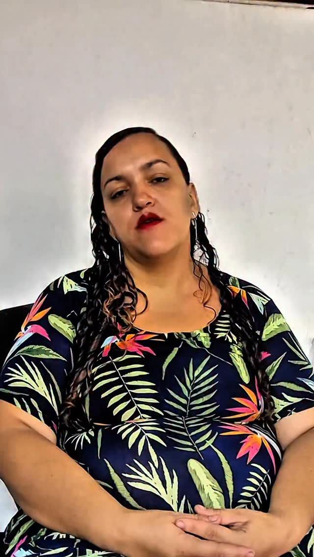 💜👩‍👧‍👦 Histórias que transformam vidas!

O depoimento de Emanuelle Barbosa, beneficiária do Programa Mães de Pernambuco, mostra como a iniciativa faz a diferença no dia a dia dela e de seus filhos. Mais que acolhimento, o programa fortalece a autonomia feminina, garante dignidade e chega a quem mais precisa.

É o Governo de Pernambuco cuidando de quem cuida 💪✨

#MãesDePernambuco #AutonomiaFeminina #Dignidade #ProteçãoSocial #AssistênciaSocial